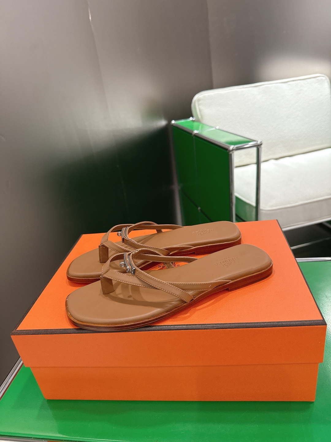 Hermès 爱马仕26ss新款夏季平底夹脚人字拖‼