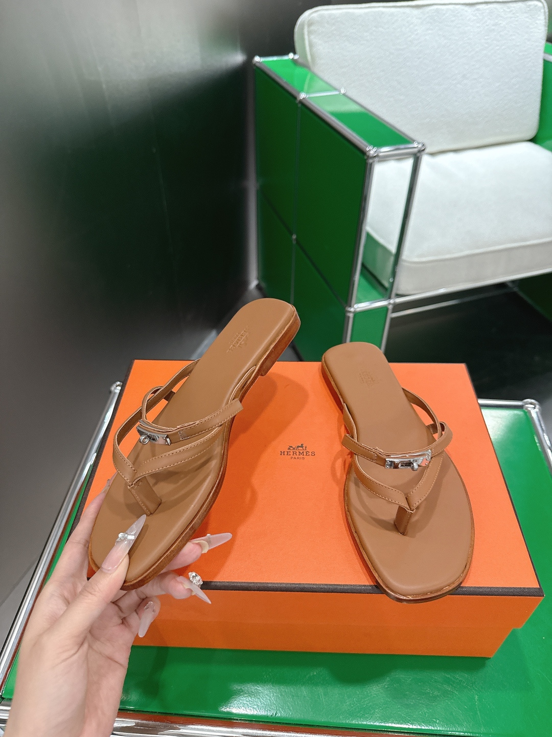 Hermès 爱马仕26ss新款夏季平底夹脚人字拖‼