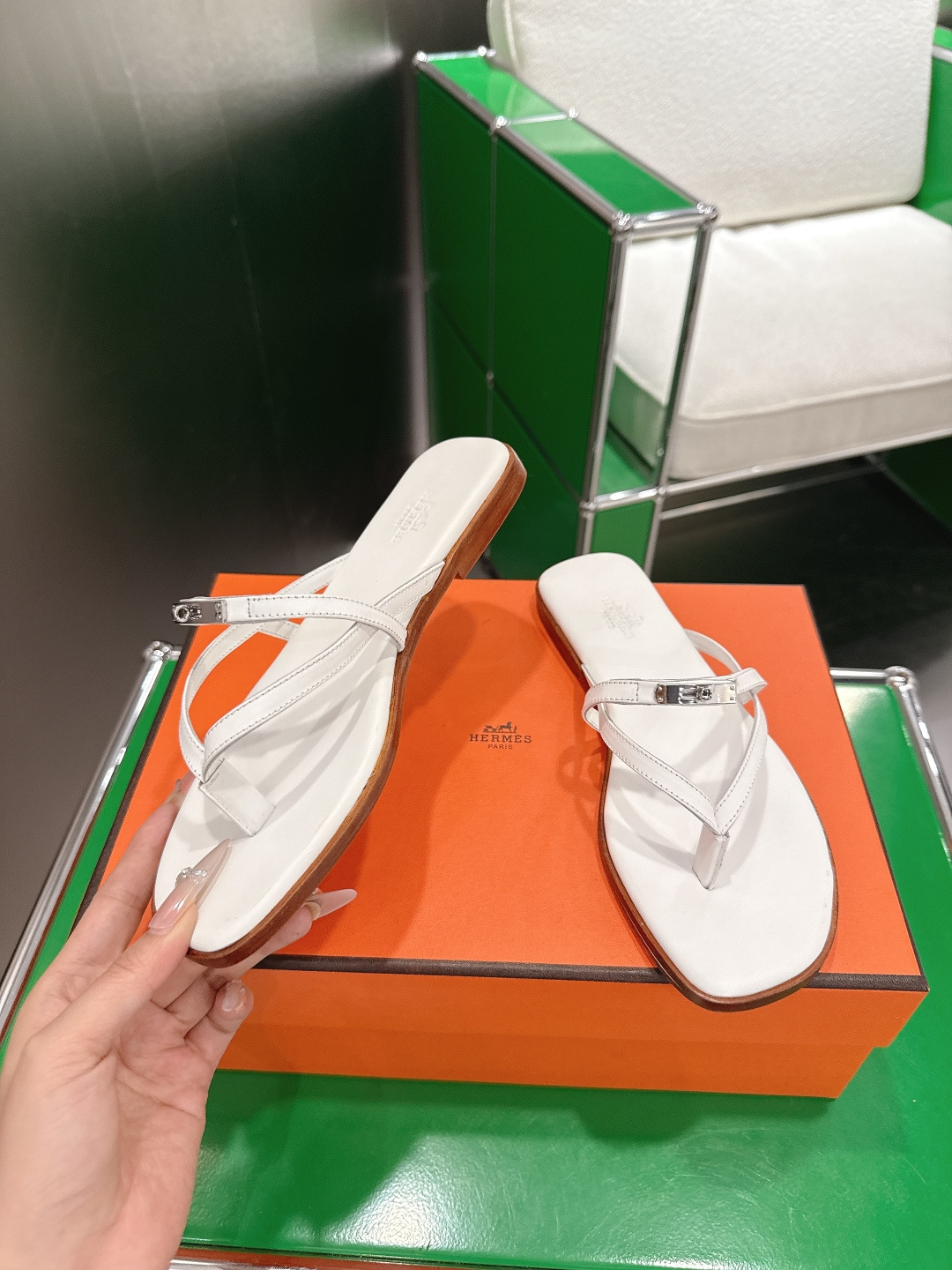 Hermès 爱马仕26ss新款夏季平底夹脚人字拖‼