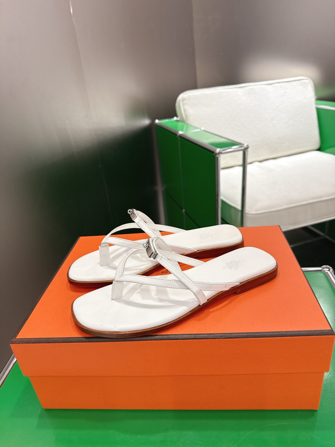 Hermès 爱马仕26ss新款夏季平底夹脚人字拖‼