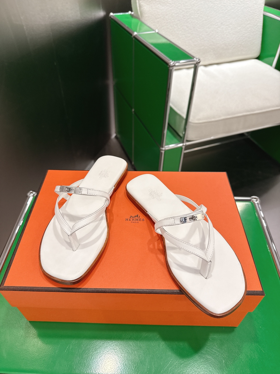 Hermès 爱马仕26ss新款夏季平底夹脚人字拖‼