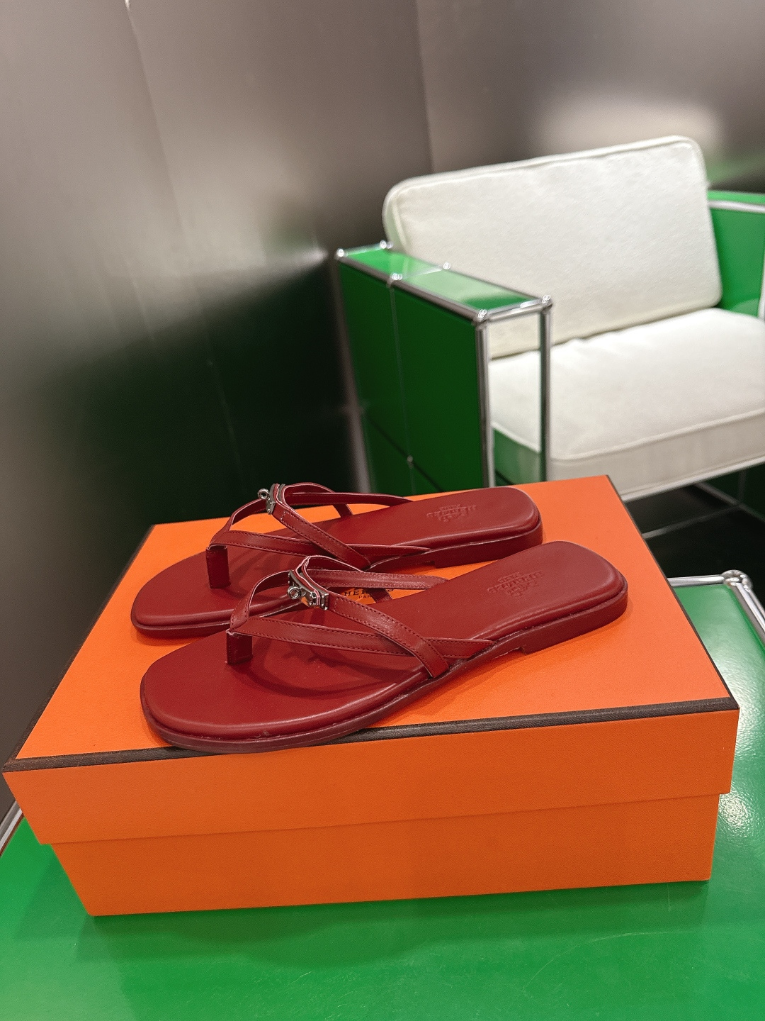 Hermès 爱马仕26ss新款夏季平底夹脚人字拖‼