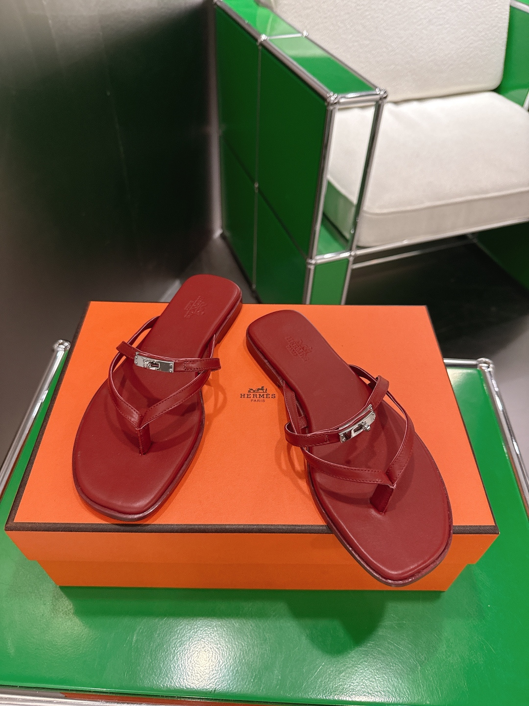 Hermès 爱马仕26ss新款夏季平底夹脚人字拖‼