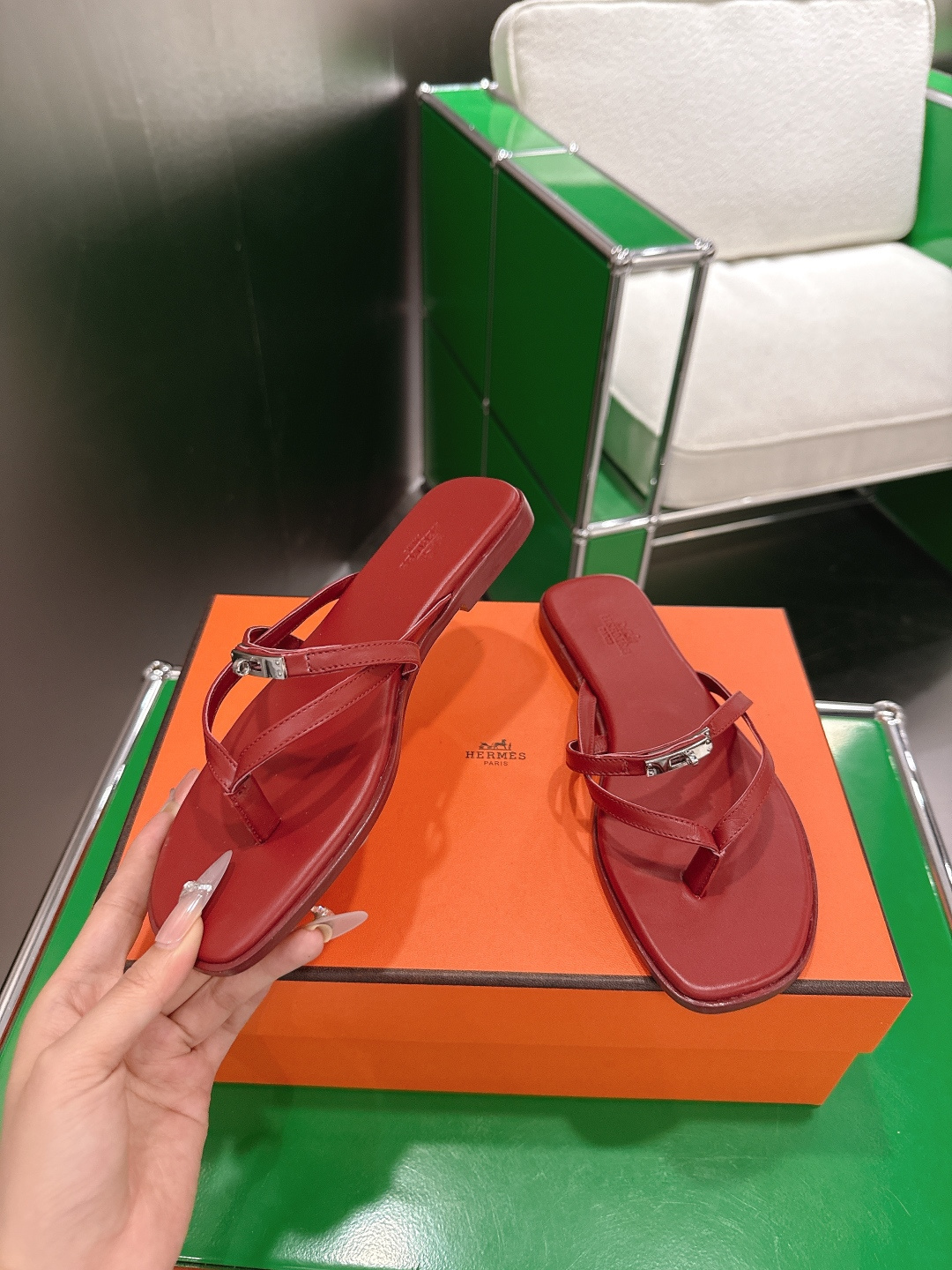 Hermès 爱马仕26ss新款夏季平底夹脚人字拖‼