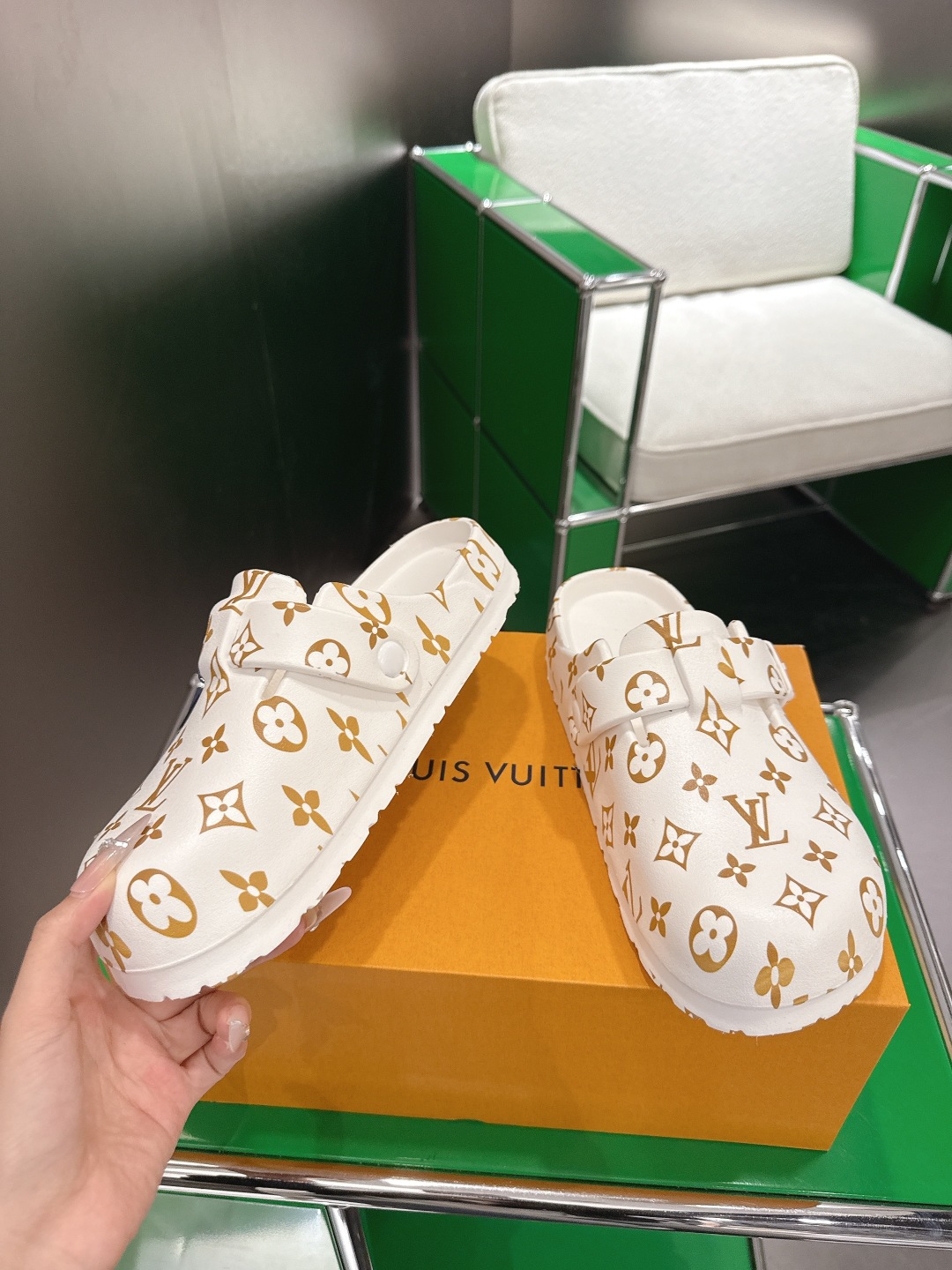 Louis Vuitton Louis Vuiton 路易威登 半拖包头鞋‼
