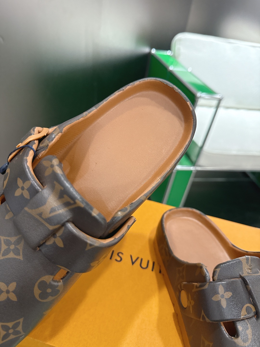 Louis Vuitton Louis Vuiton 路易威登 半拖包头鞋‼