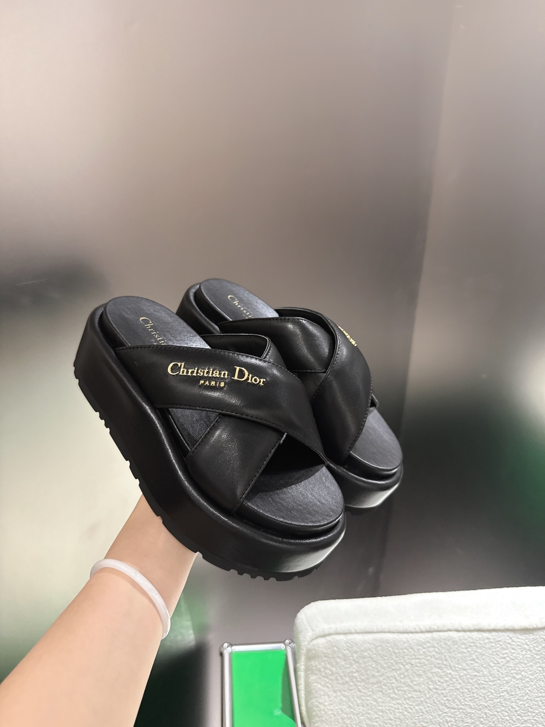 Dior 新款厚底松糕拖鞋