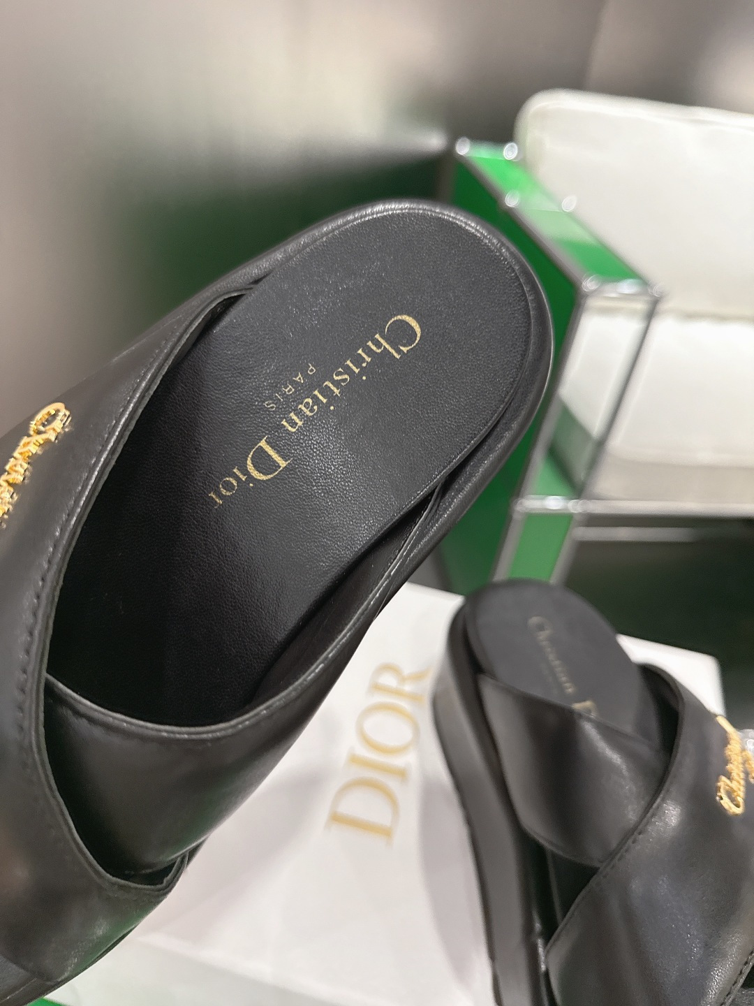 Dior 新款厚底松糕拖鞋