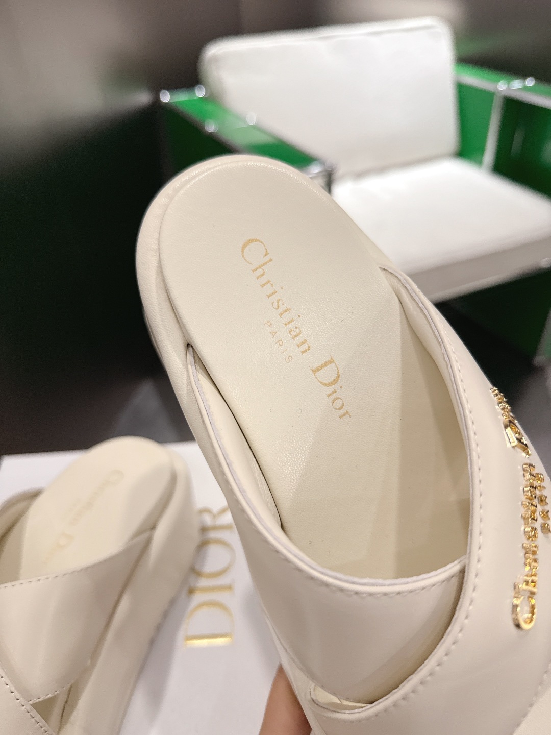 Dior 新款厚底松糕拖鞋