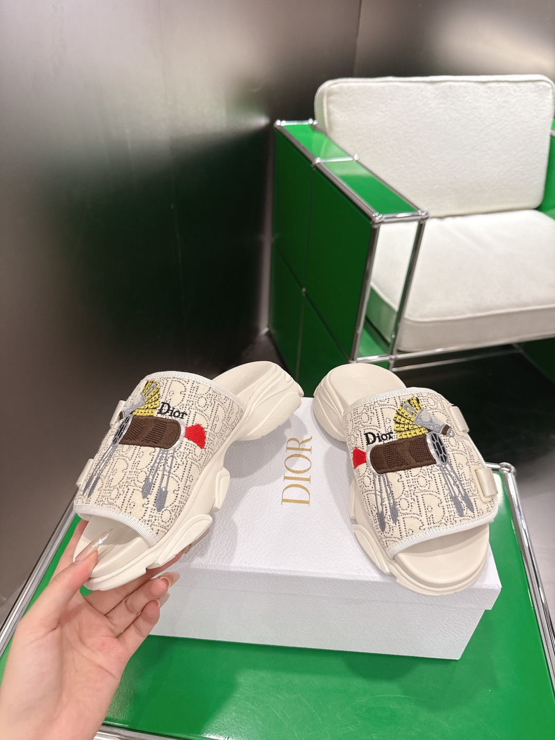 Dior 迪奥 26ss 生肖款 刺绣厚底拖鞋‼