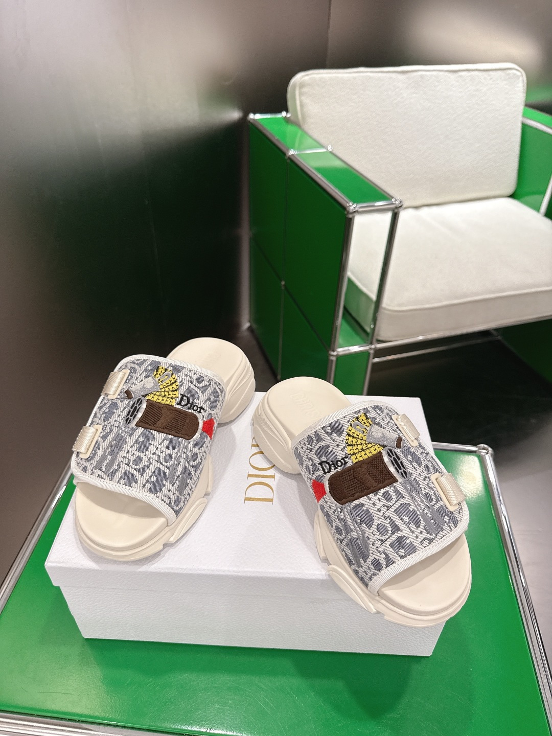 Dior 迪奥 26ss 生肖款 刺绣厚底拖鞋‼