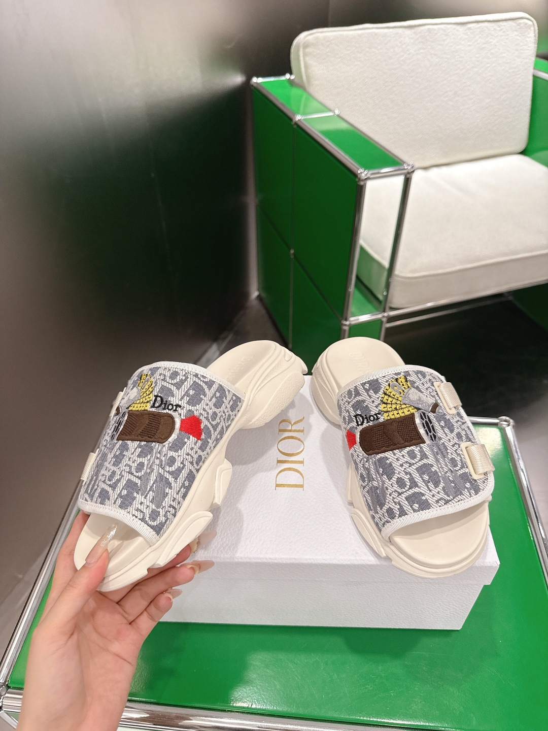 Dior 迪奥 26ss 生肖款 刺绣厚底拖鞋‼
