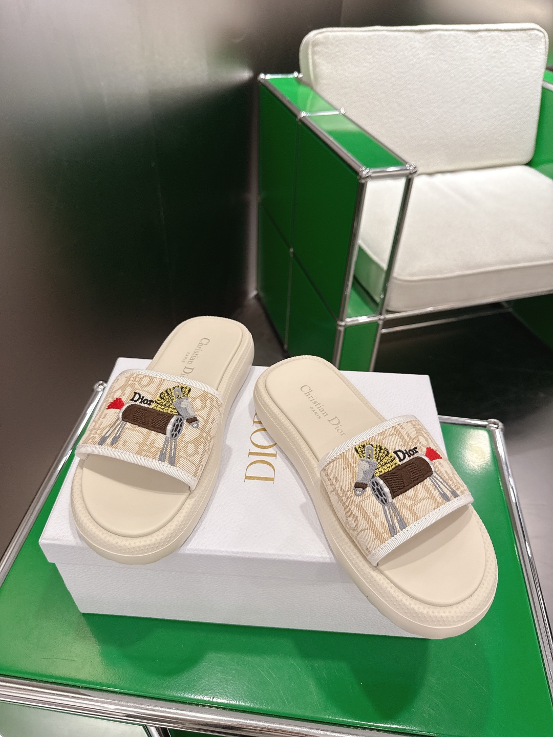 Dior 迪奥 26ss 生肖款 刺绣厚底拖鞋‼