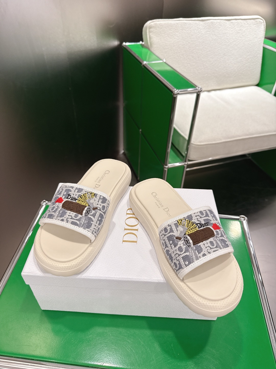 Dior 迪奥 26ss 生肖款 刺绣厚底拖鞋‼