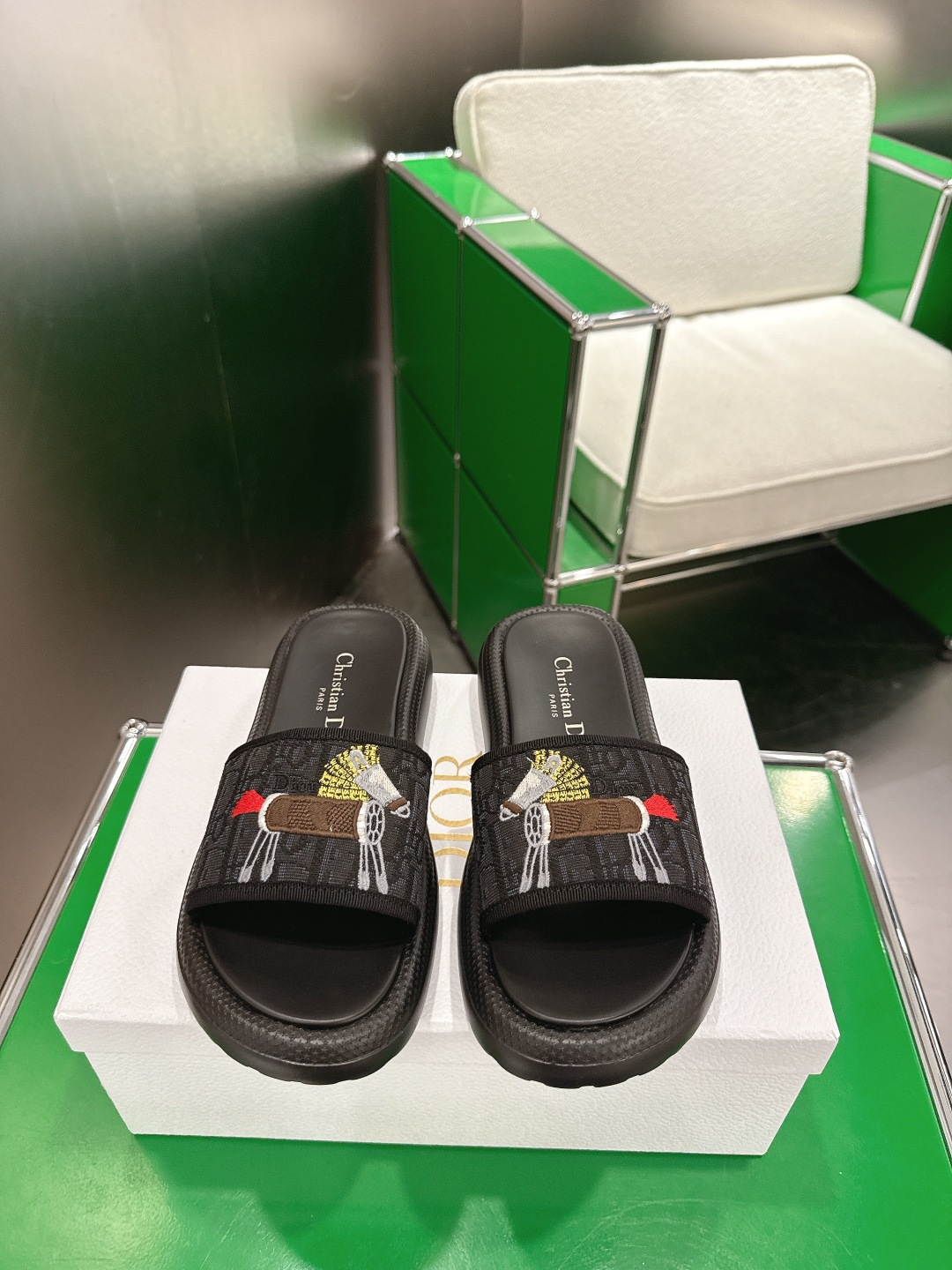 Dior 迪奥 26ss 生肖款 刺绣厚底拖鞋‼