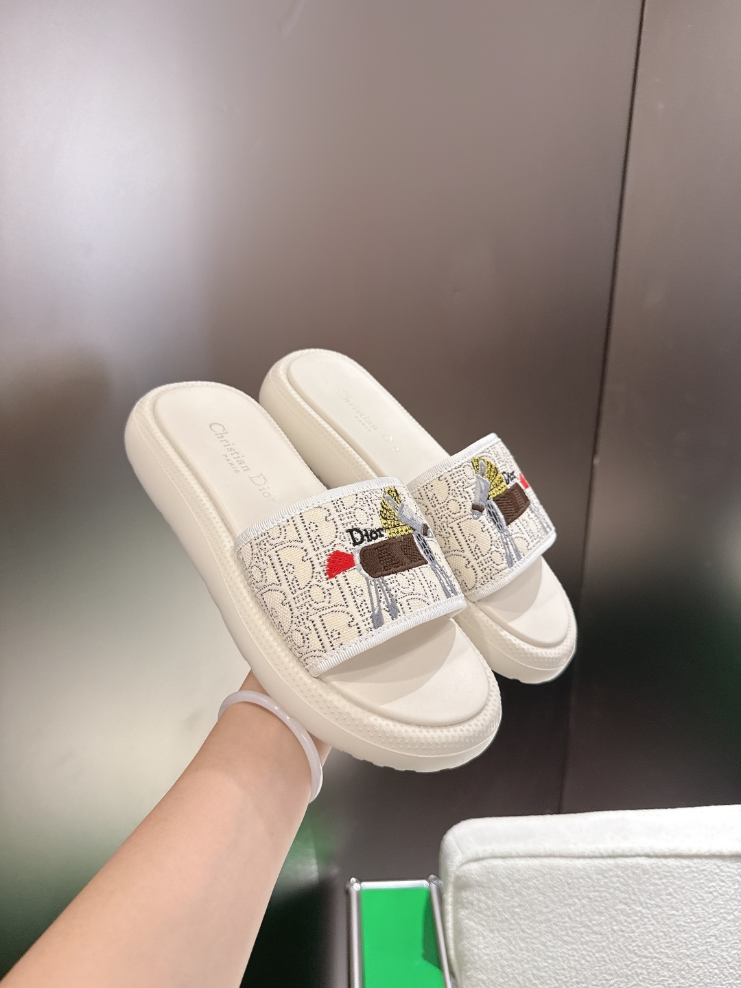 Dior 迪奥 26ss 生肖款 刺绣厚底拖鞋‼