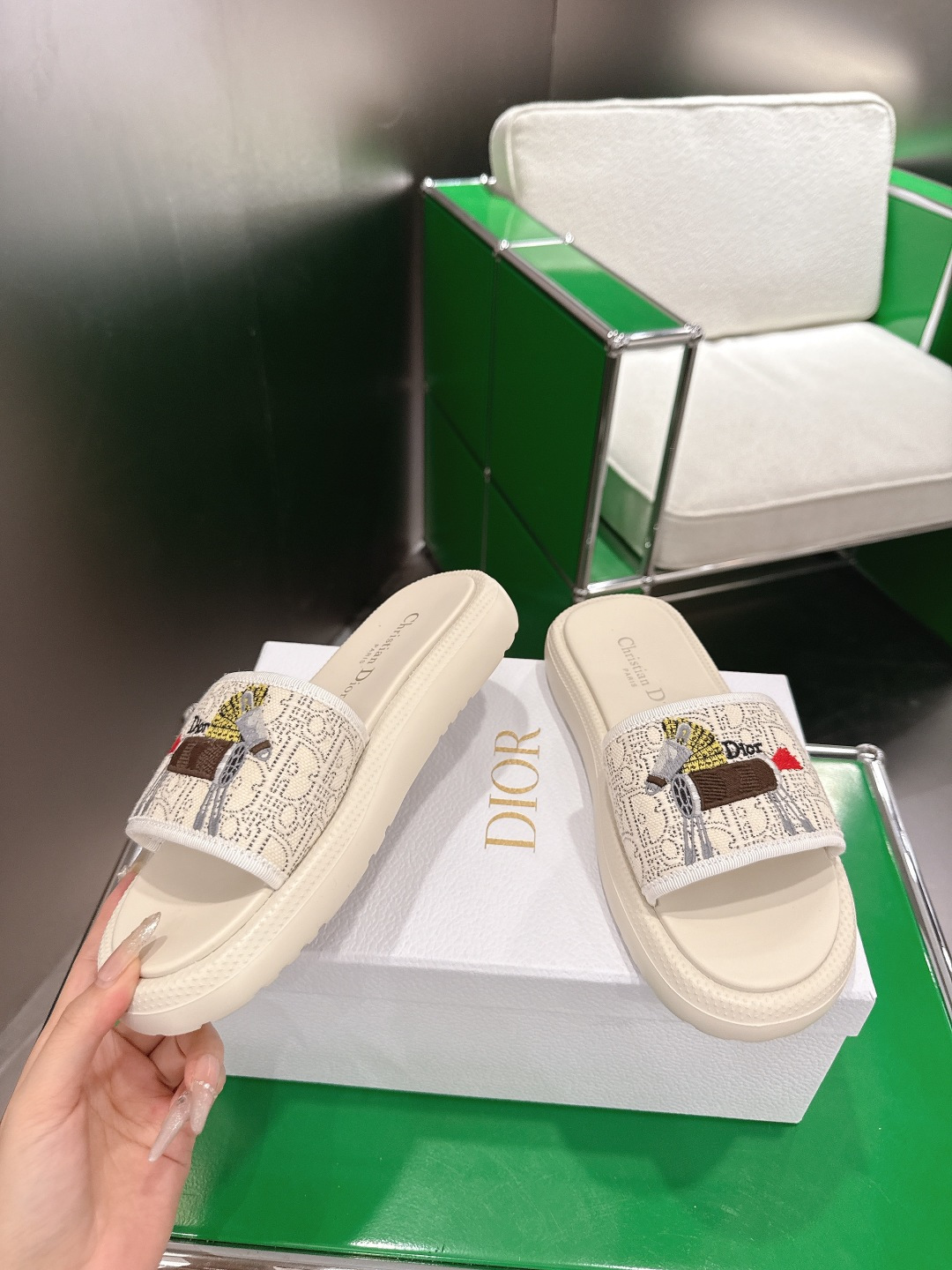 Dior 迪奥 26ss 生肖款 刺绣厚底拖鞋‼