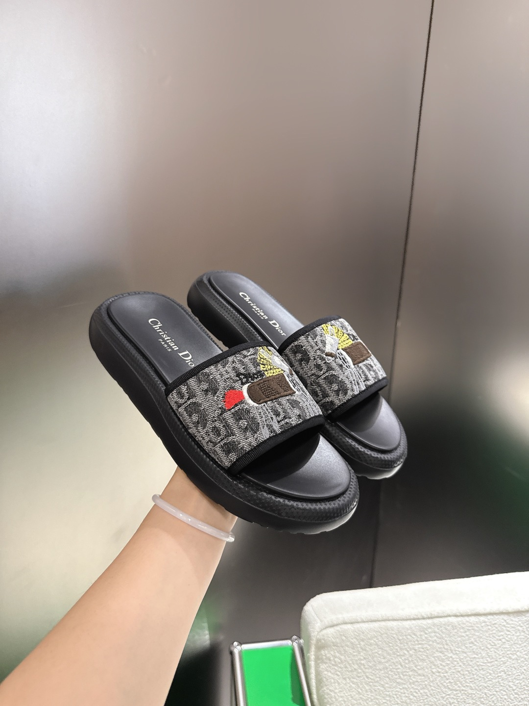Dior 迪奥 26ss 生肖款 刺绣厚底拖鞋‼