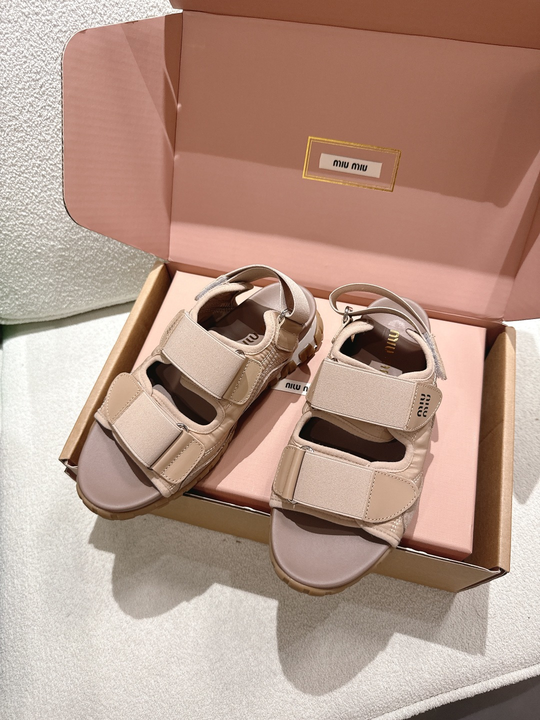 Miu Miu 缪缪26 new arrival～魔术贴运动凉鞋‼
