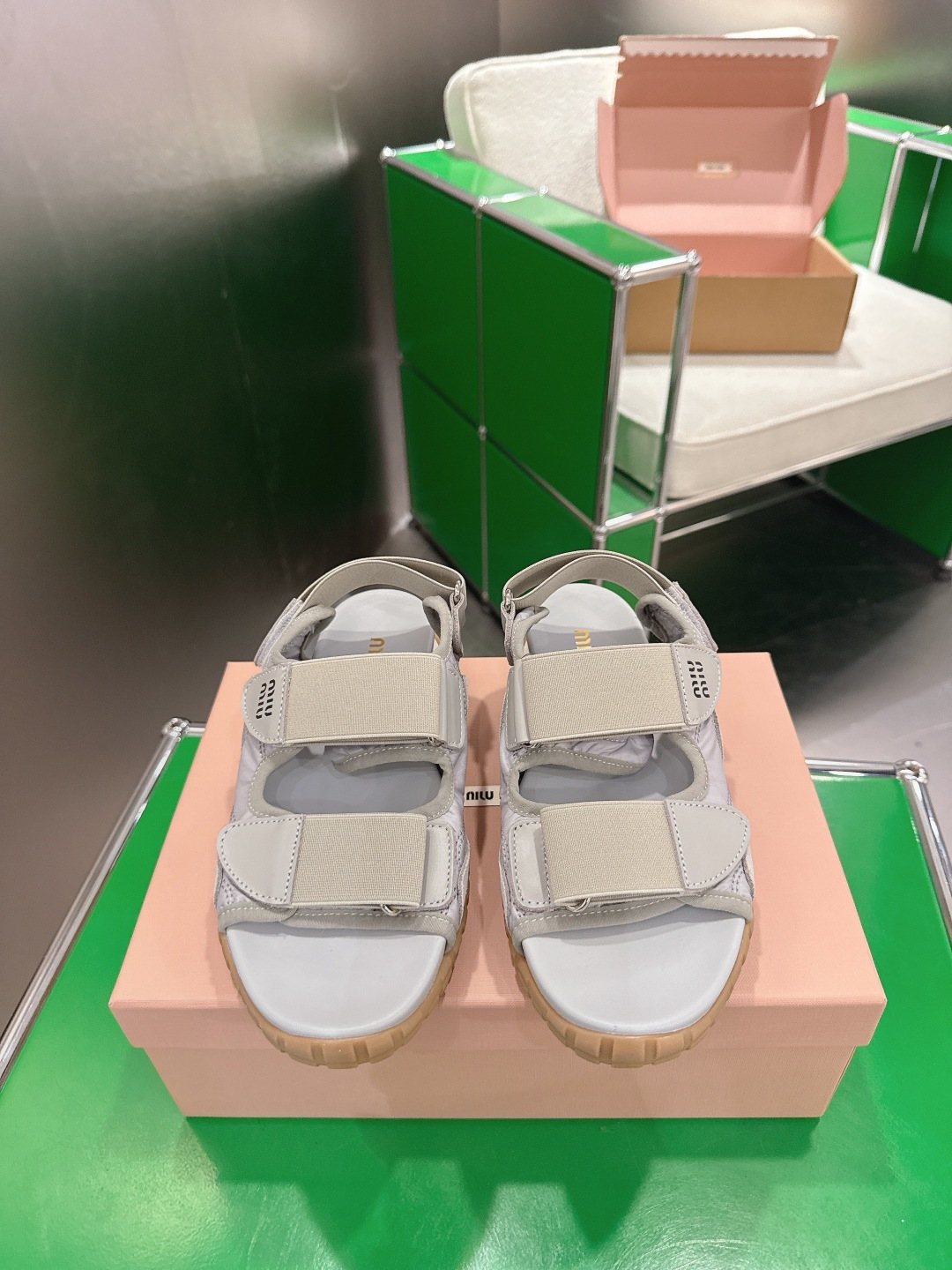 Miu Miu 缪缪26 new arrival～魔术贴运动凉鞋‼