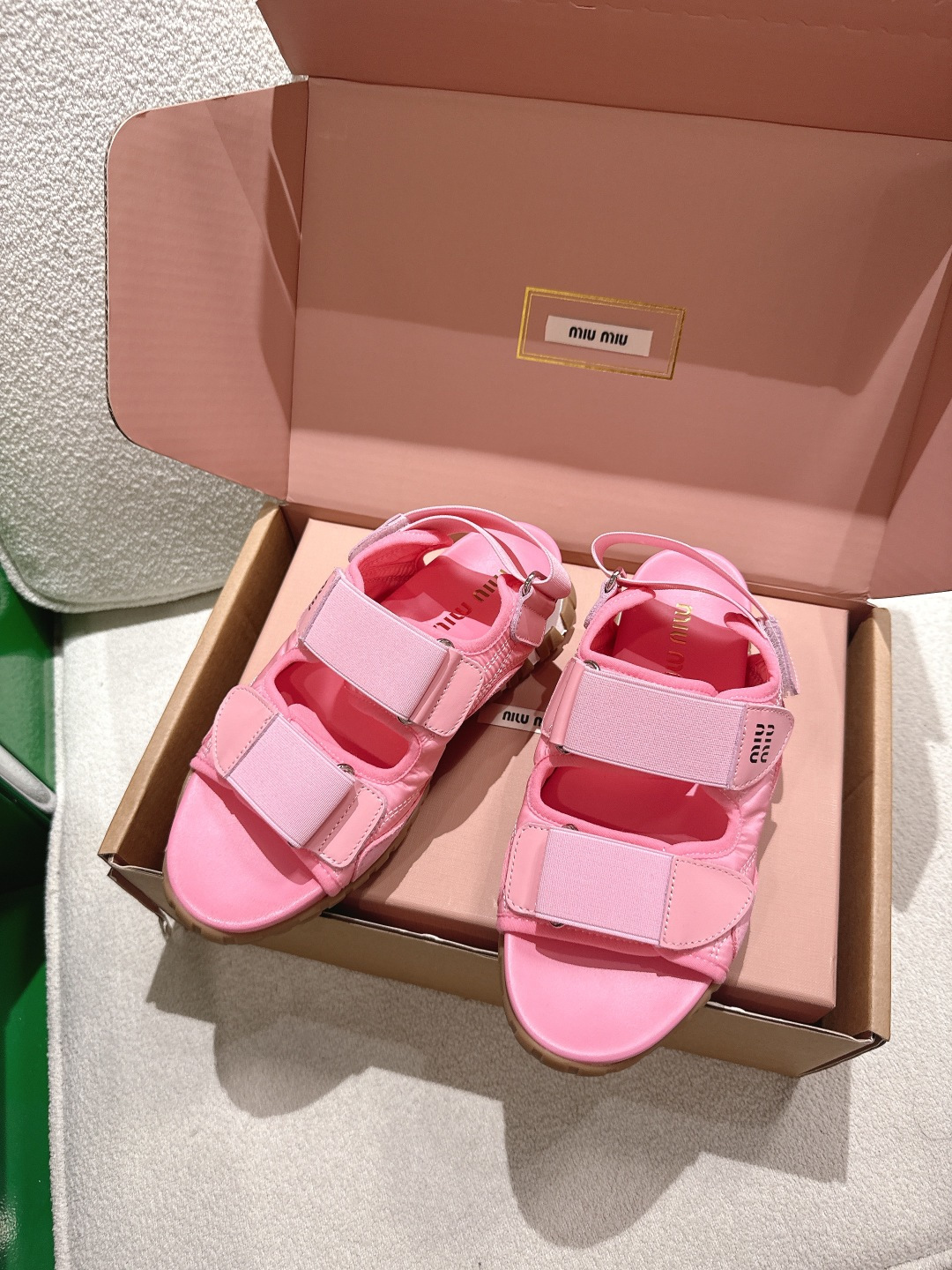 Miu Miu 缪缪26 new arrival～魔术贴运动凉鞋‼
