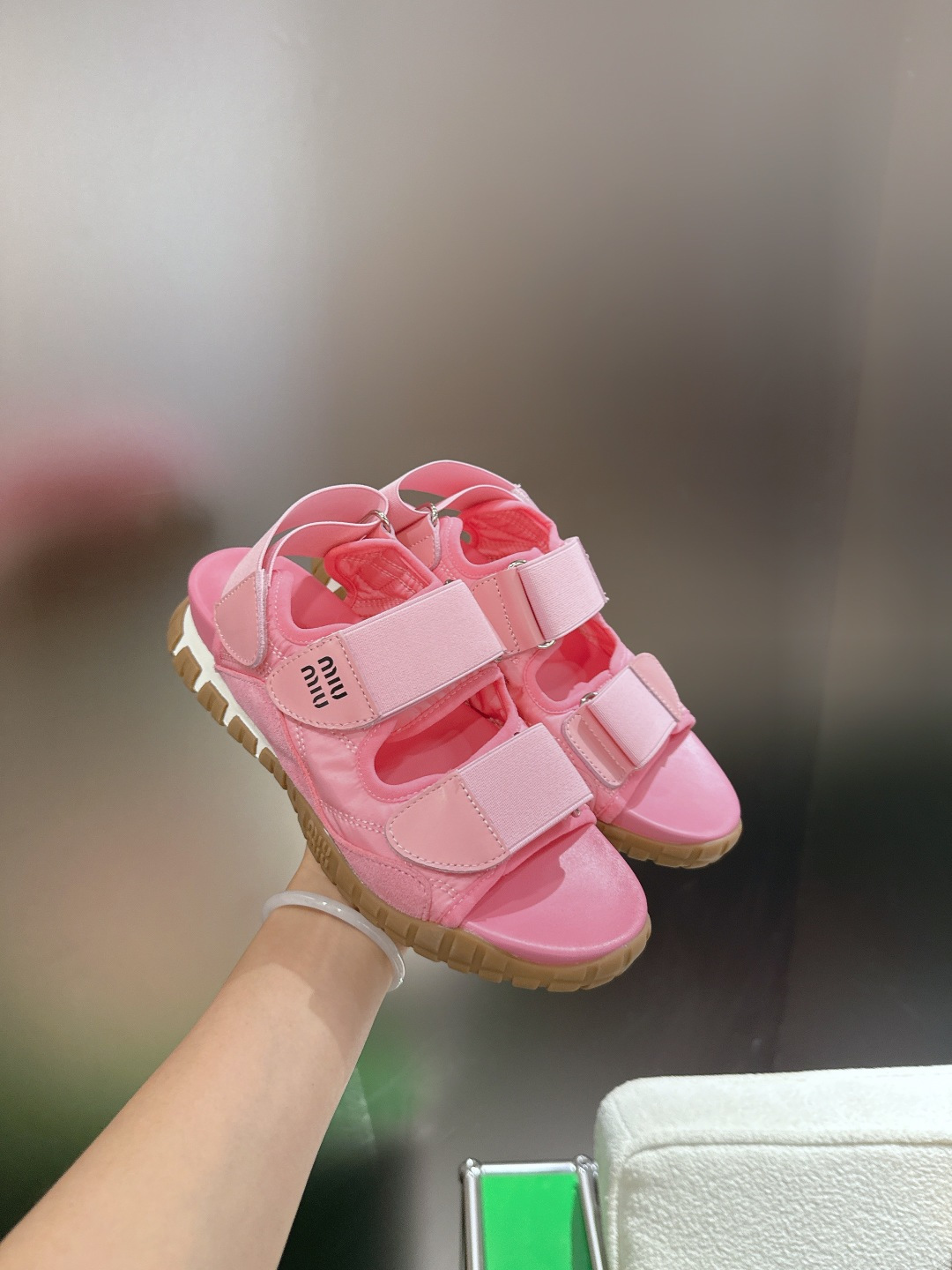 Miu Miu 缪缪26 new arrival～魔术贴运动凉鞋‼