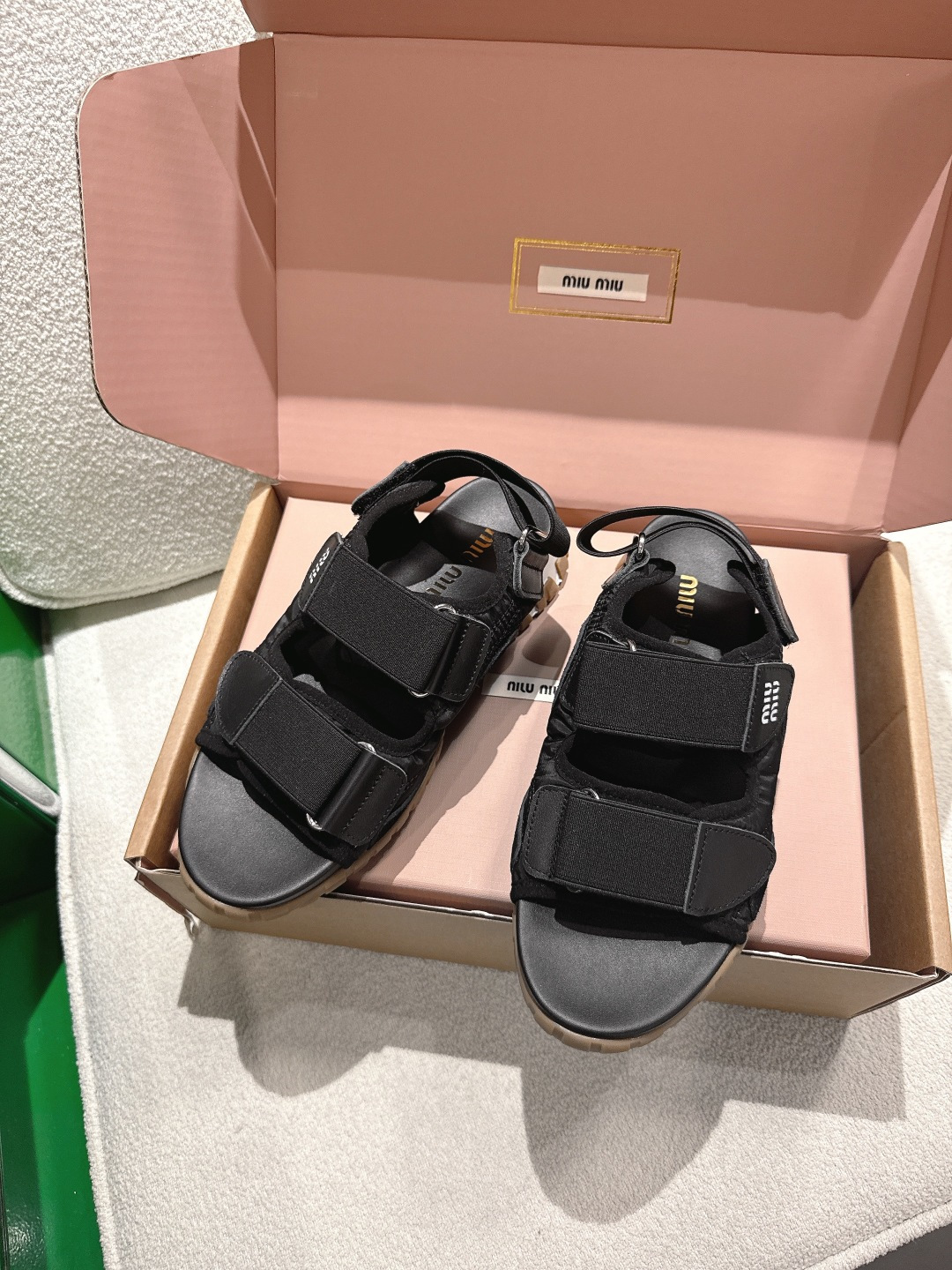Miu Miu 缪缪26 new arrival～魔术贴运动凉鞋‼