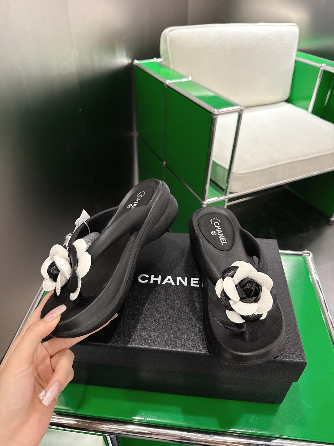 Chanel 360 ，韩版潮流夏季 人字拖‼