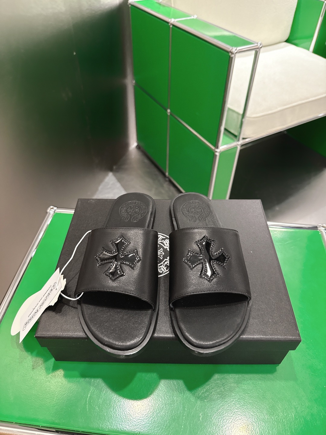 NO:760123,(k002) Comehearts Chrome Hearts Slippers This summer's most popular lazy slippers, Korean version of the trendy summer fashion half-slippers, high-end and classy, ​​more suitable for lazy people, you can put them on with just one kick, no need to move your hands, convenient and fast size: 35-44, slippers, chrome hearts, slippers19860909(k002)Comehearts 克罗心拖鞋  今夏最流行的懒人拖鞋,韩版潮流夏季时尚半拖 高端大气上档次外,更适合懒人族们,一脚蹬就穿好了,都不用动下手,方便快捷 size:35-44,拖鞋,chrome hearts,slippers,Women's Shoes