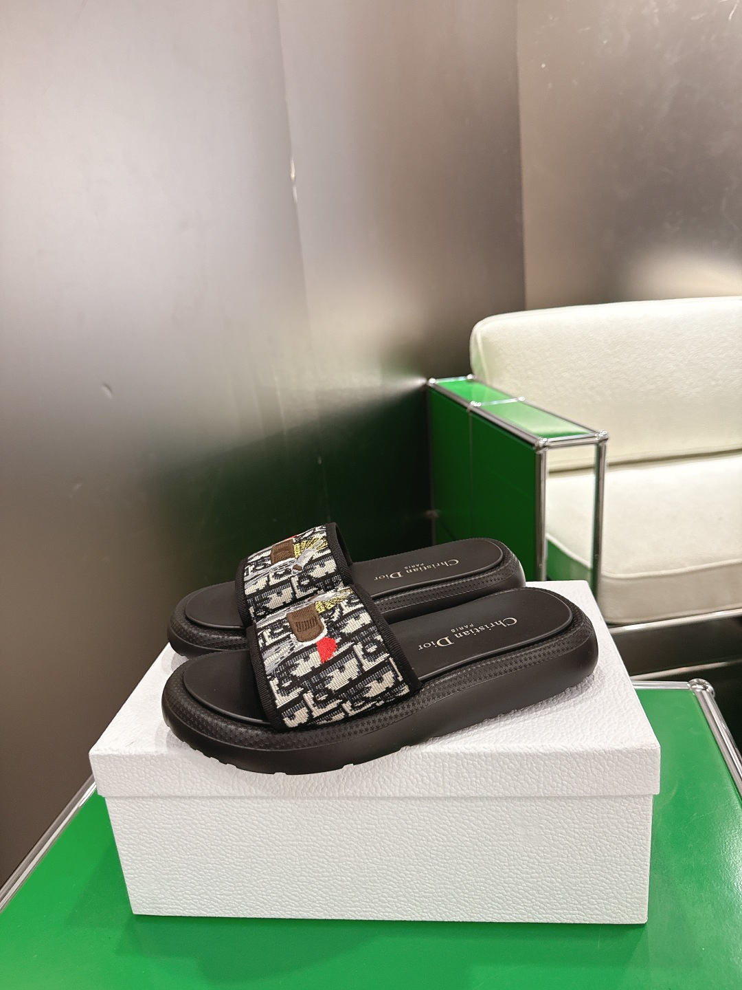 Dior 280 2026马年限定系列·童趣木马 刺绣厚底凉拖鞋‼