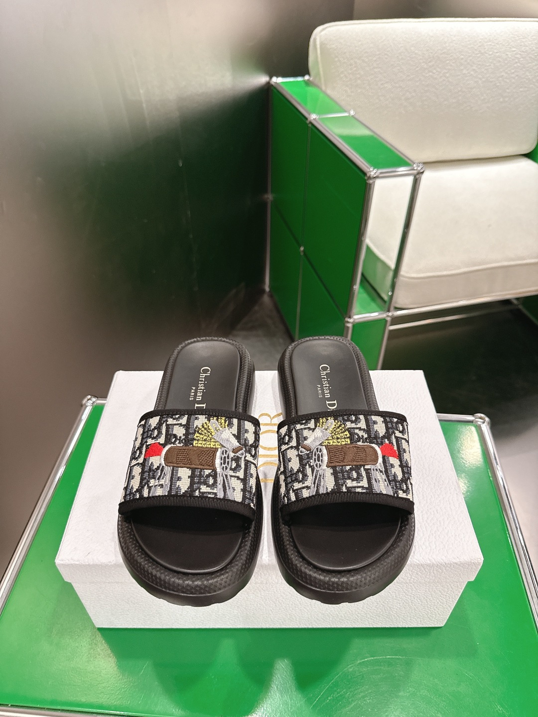 Dior 280 2026马年限定系列·童趣木马 刺绣厚底凉拖鞋‼