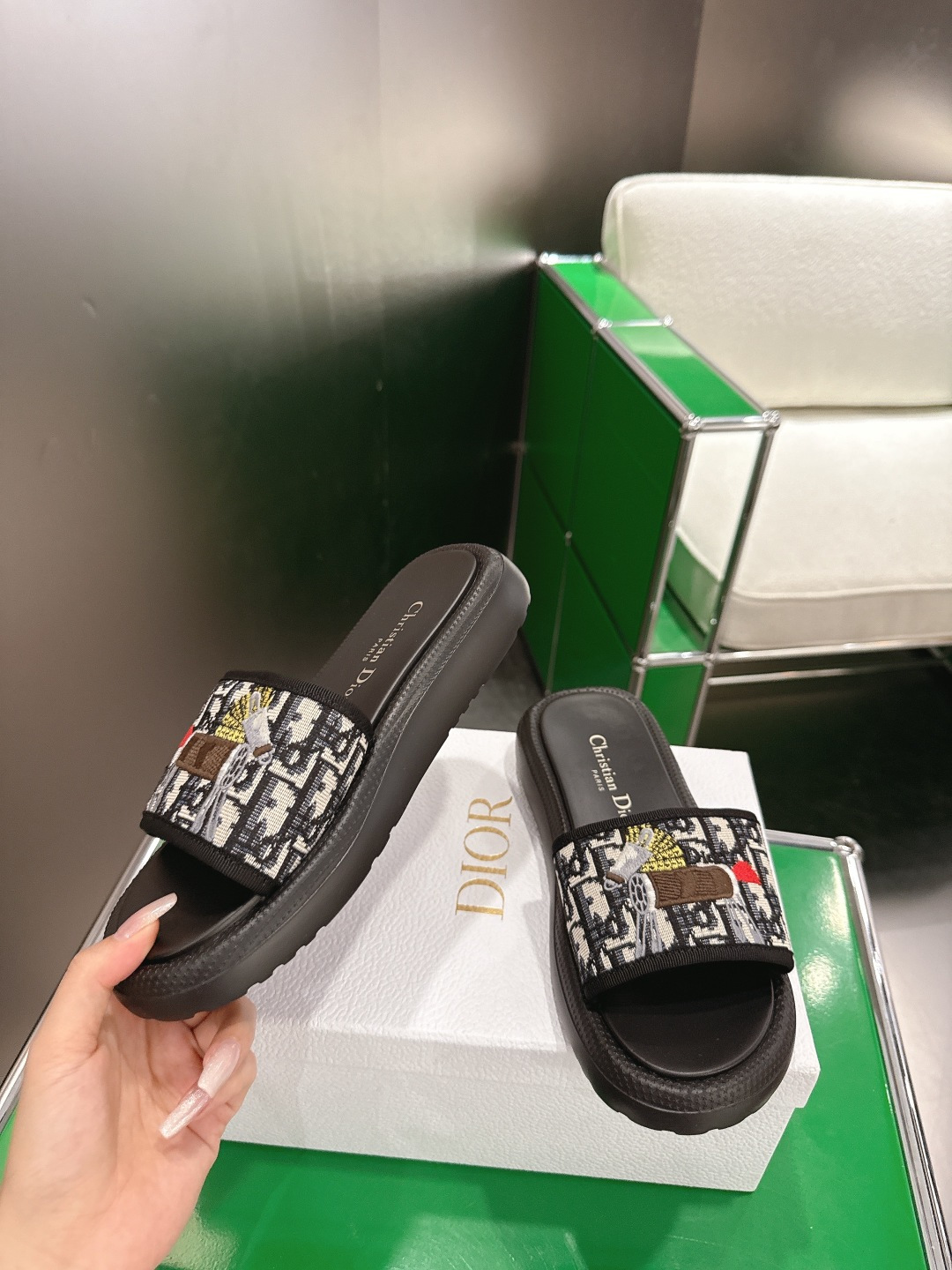Dior 280 2026马年限定系列·童趣木马 刺绣厚底凉拖鞋‼