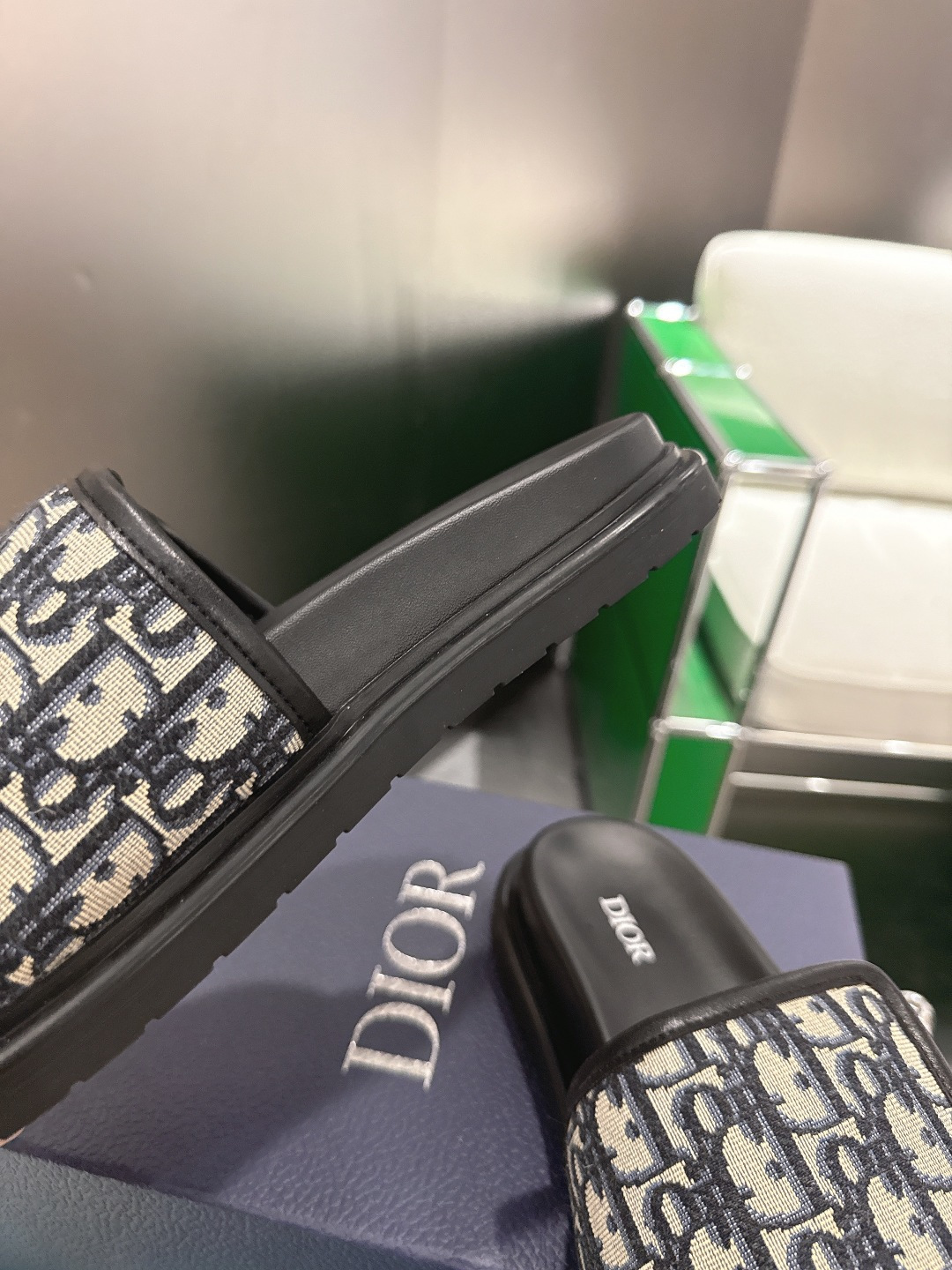 Dior 迪奥新款男士拖鞋 ‼