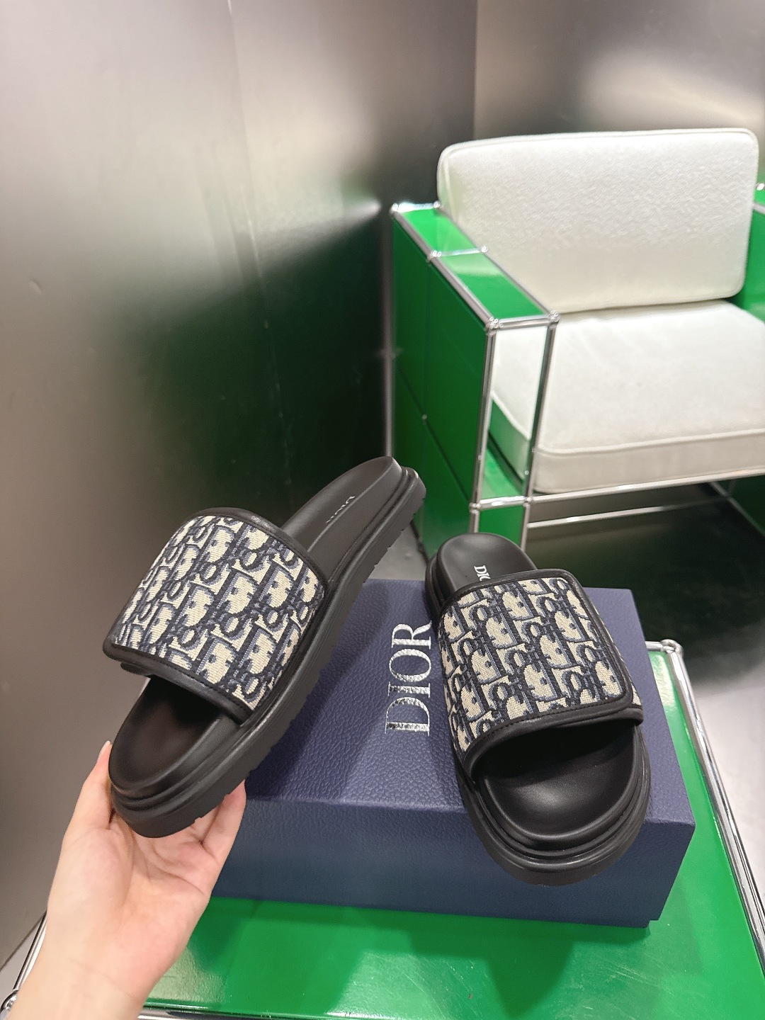 Dior 迪奥新款男士拖鞋 ‼