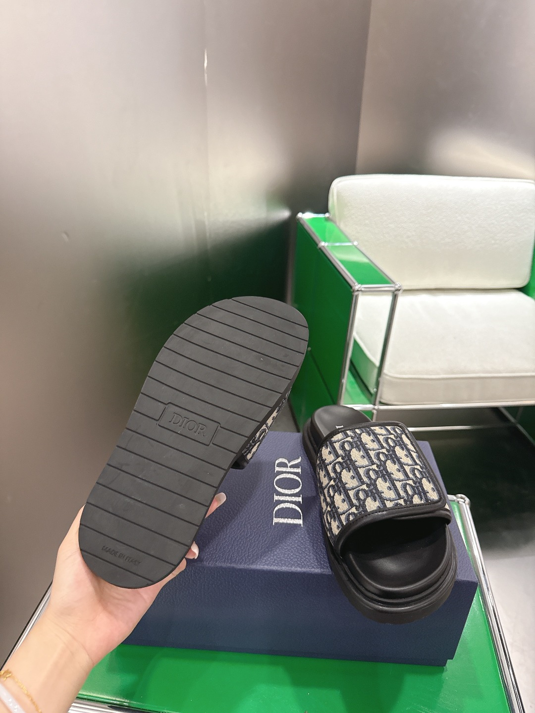 Dior 迪奥新款男士拖鞋 ‼