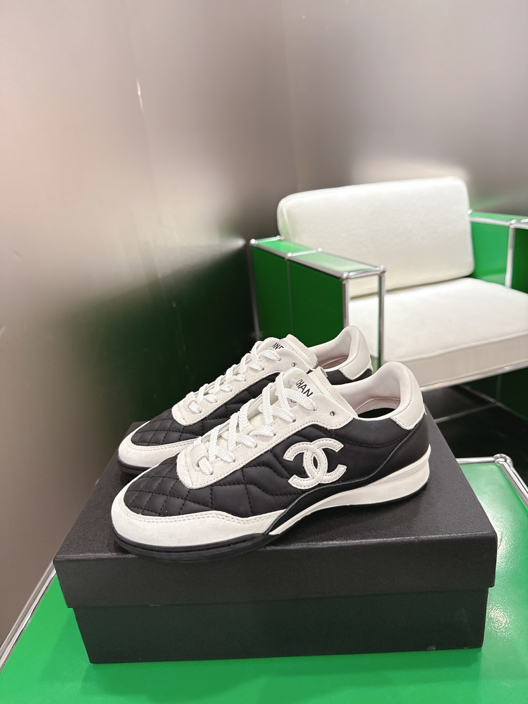 Chanel Style White Leather Women's Shoes style reference detail image 4 from source 784213