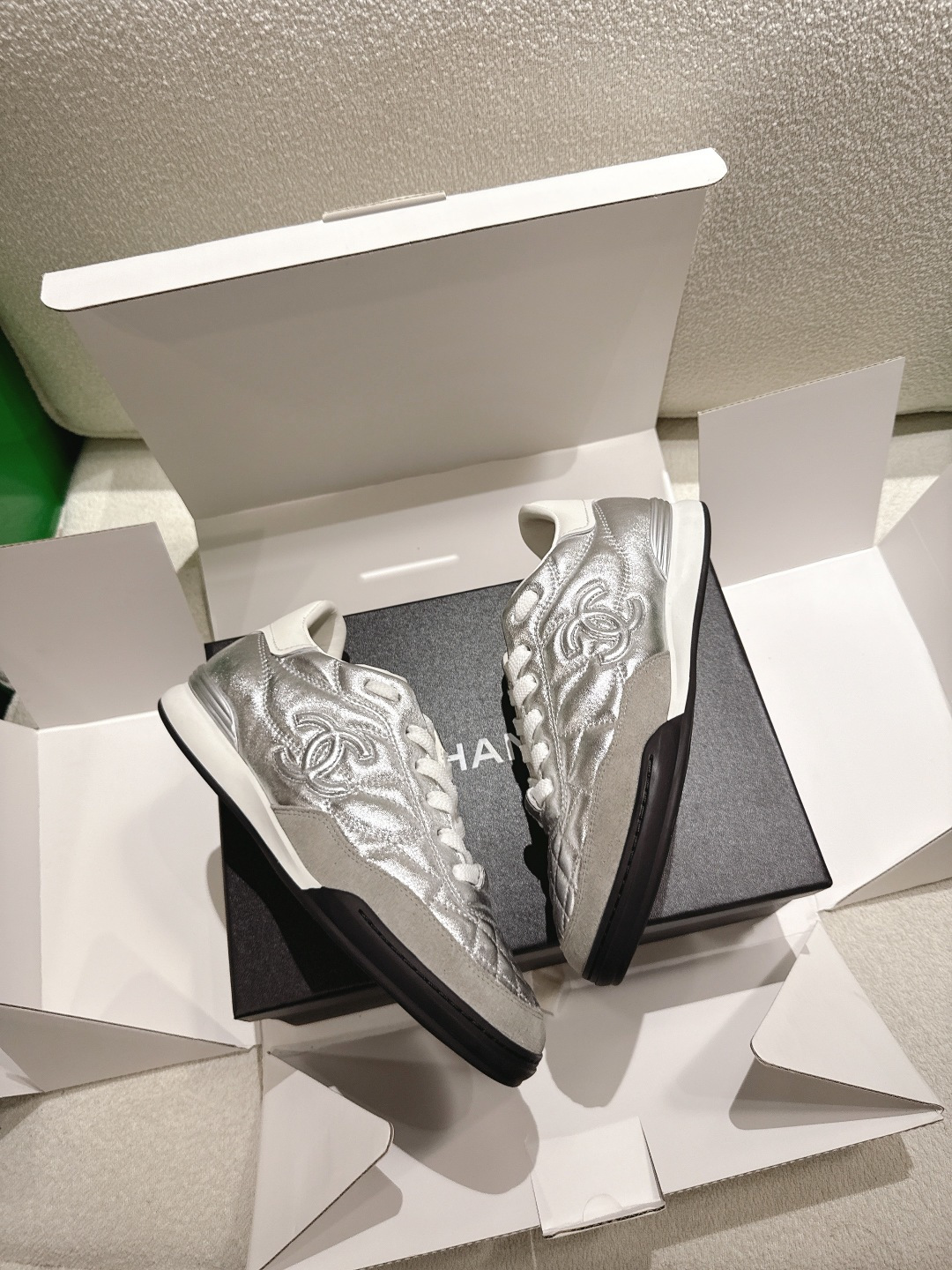 Chanel Style White Leather Women's Shoes style reference detail image 4 from source 784210