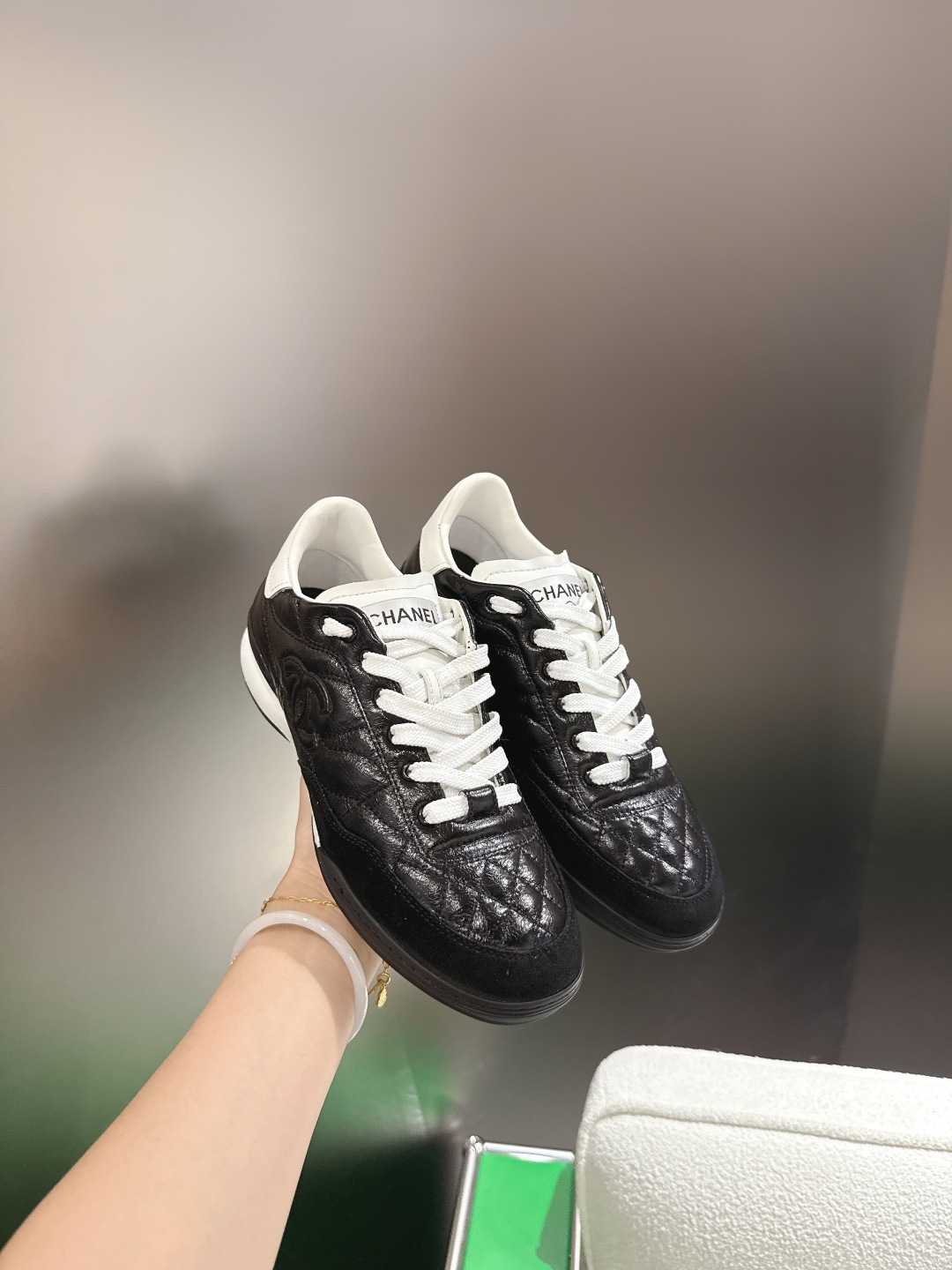 Chanel Style White Leather Women's Shoes style reference detail image 5 from source 784211