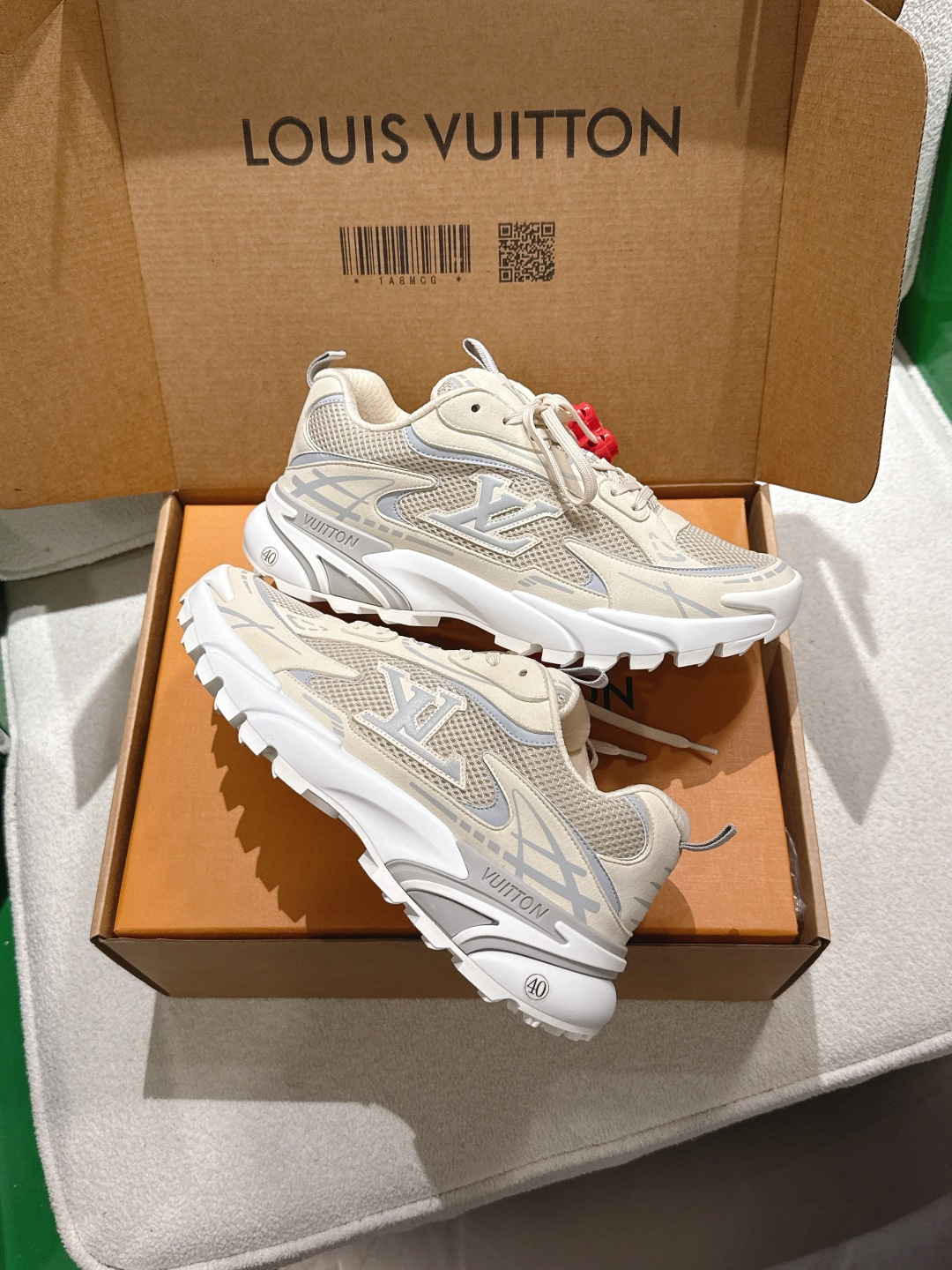 Louis Vuitton Tatic Runner кроссовки бежевые