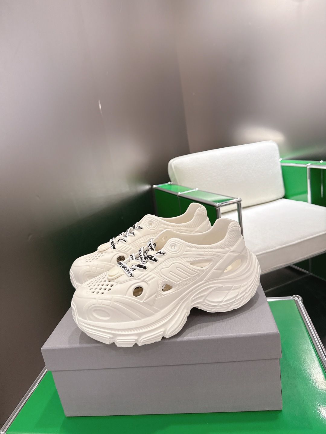 Balenciaga 码数偏小，建议拍大一码(k003)BALENCIAGA 巴黎世家沙滩拖鞋 ‼