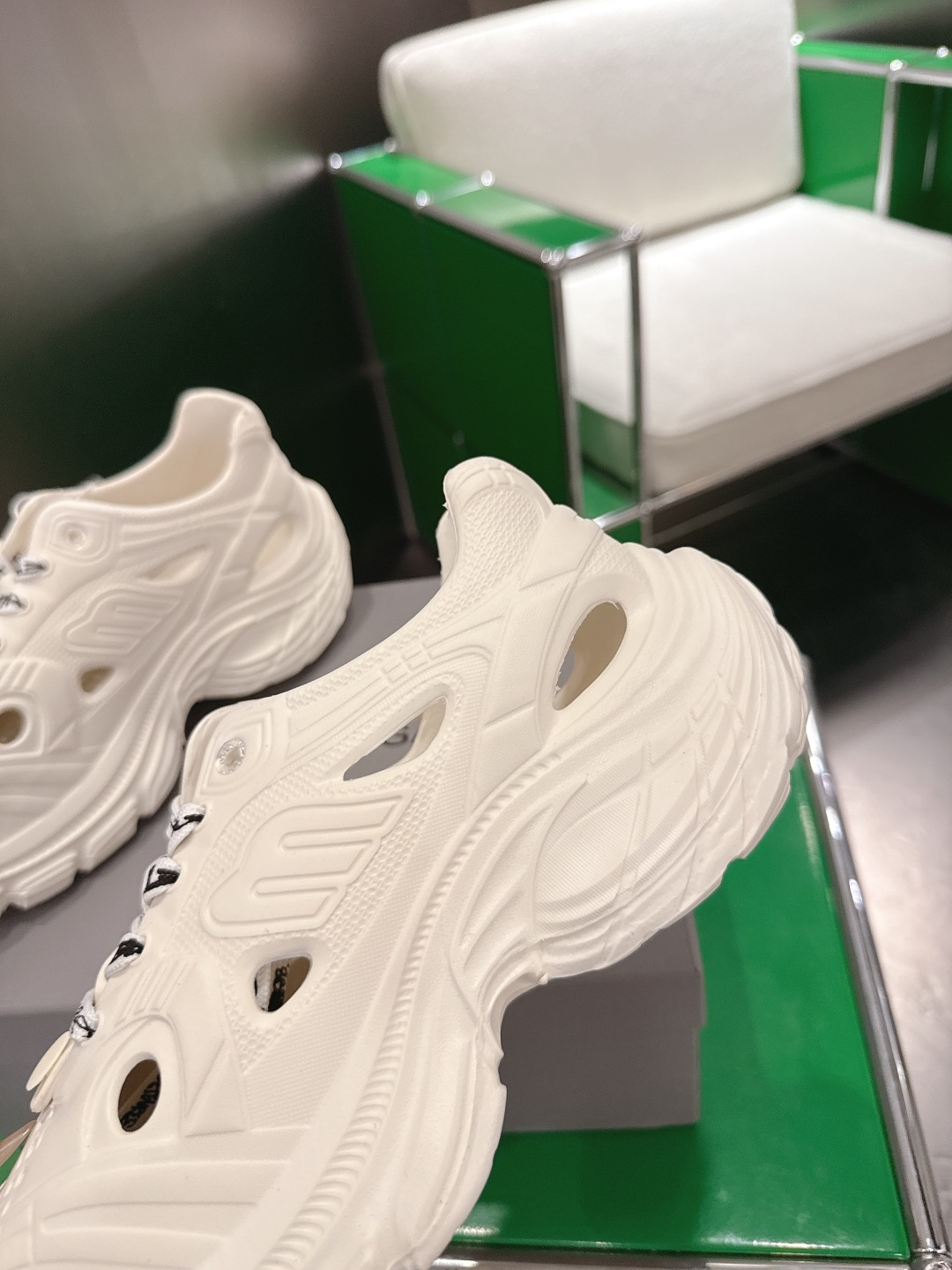 Balenciaga 码数偏小，建议拍大一码(k003)BALENCIAGA 巴黎世家沙滩拖鞋 ‼