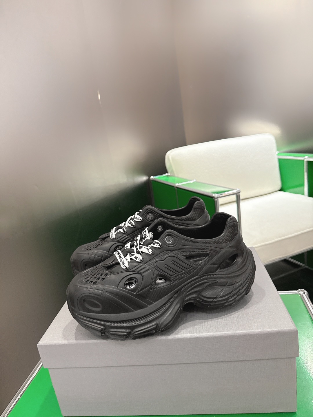 Balenciaga 码数偏小，建议拍大一码(k003)BALENCIAGA 巴黎世家沙滩拖鞋 ‼