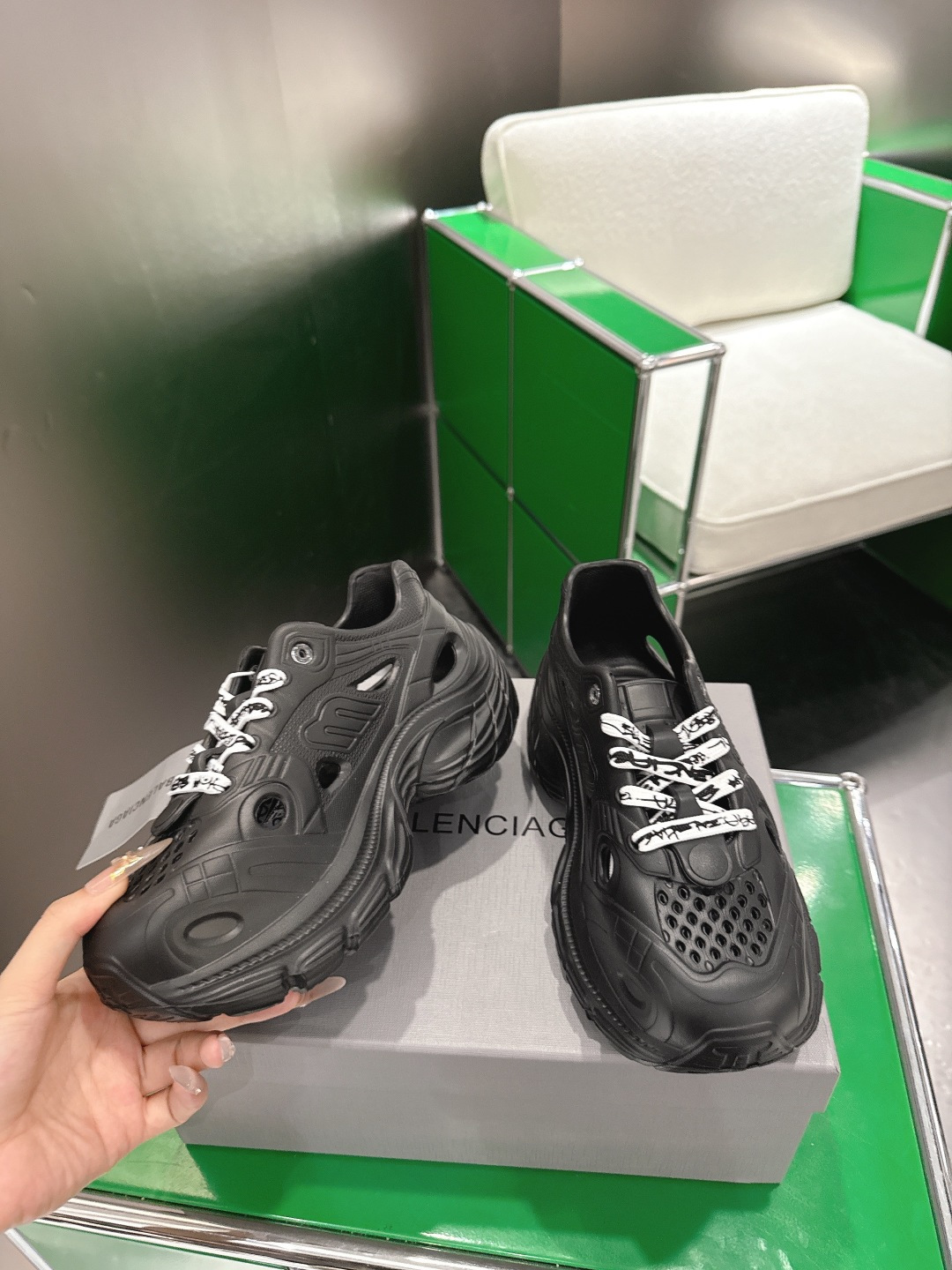 Balenciaga 码数偏小，建议拍大一码(k003)BALENCIAGA 巴黎世家沙滩拖鞋 ‼
