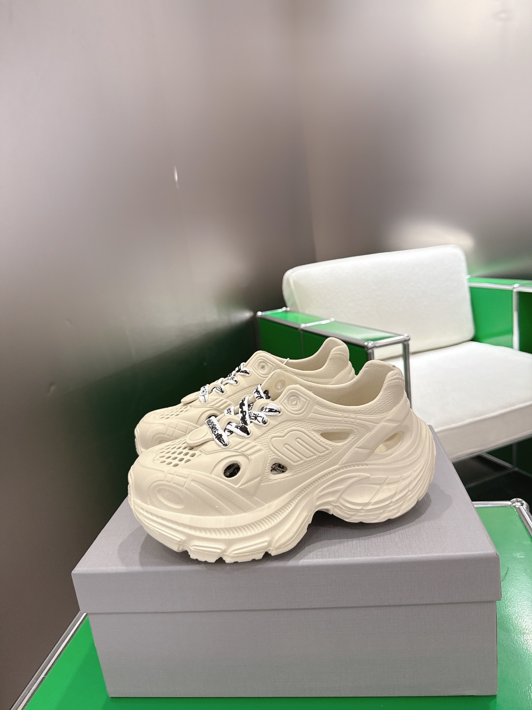 Balenciaga 码数偏小，建议拍大一码(k003)BALENCIAGA 巴黎世家沙滩拖鞋 ‼