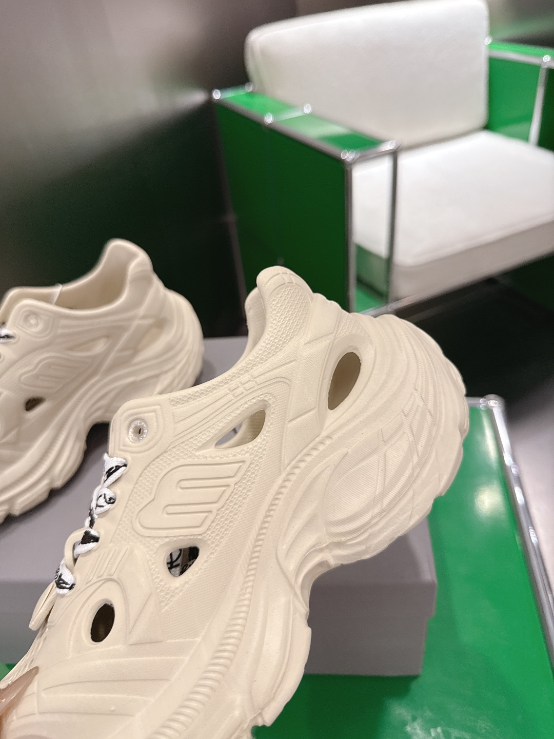 Balenciaga 码数偏小，建议拍大一码(k003)BALENCIAGA 巴黎世家沙滩拖鞋 ‼