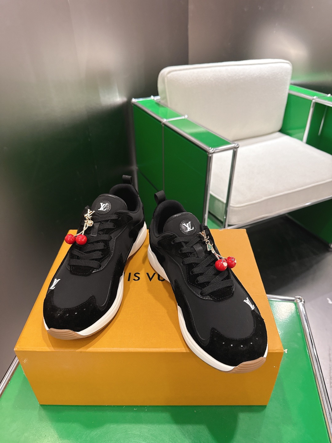 Louis Vuitton LV路易威登 全新Drop系列休闲鞋运动鞋 跑鞋‼