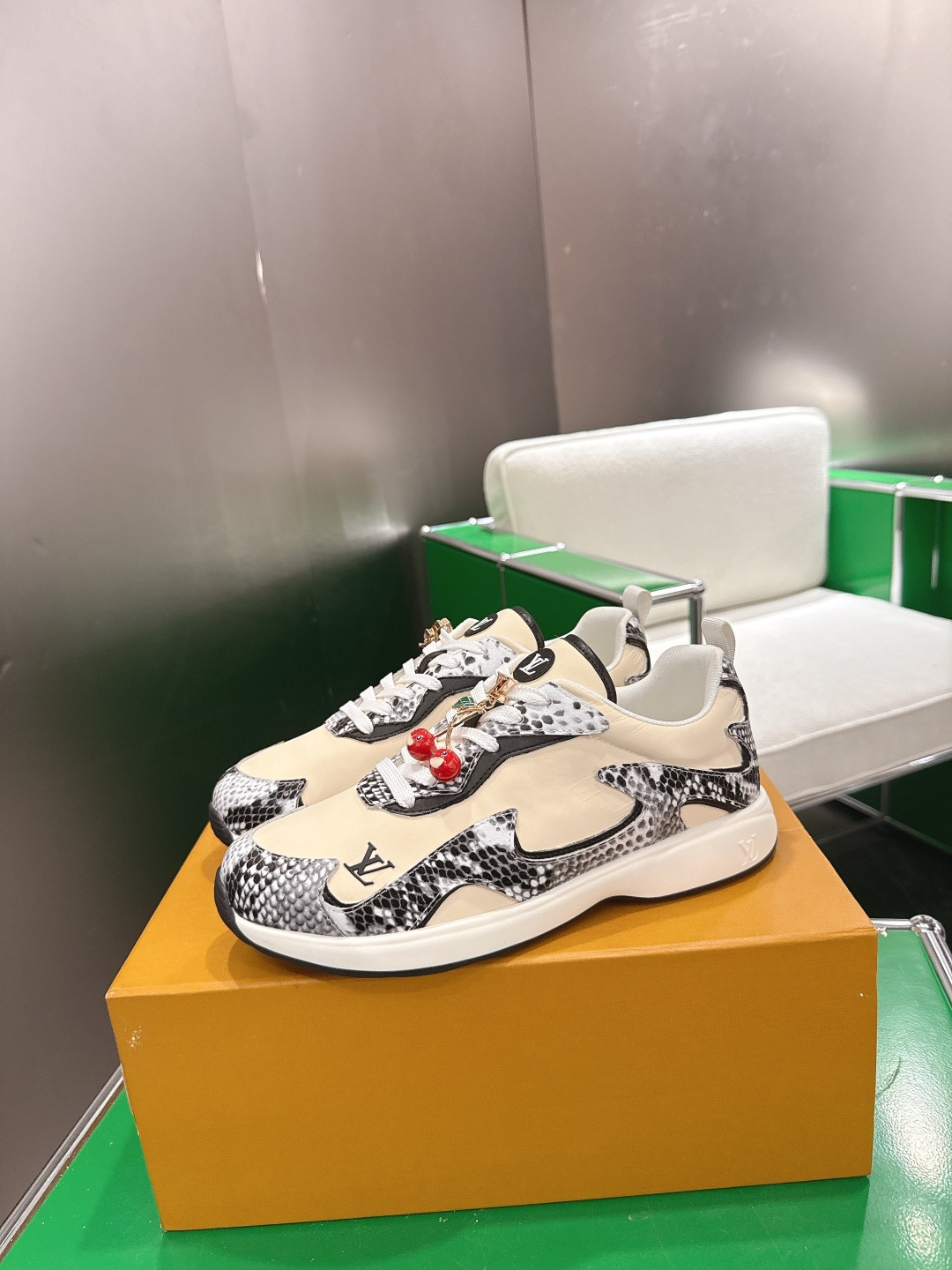 Louis Vuitton LV路易威登 全新Drop系列休闲鞋运动鞋 跑鞋‼