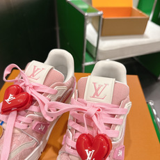 配饰60😀G2231-Louis Vuiton 路易威登 新款 LV Trainer系列板鞋篮球鞋 ‼️ 本款 LV 配饰60😀G2231-Louis Vuiton 路易威登 新款 LV Trainer系列板鞋篮球鞋 ‼️ 本款 LV