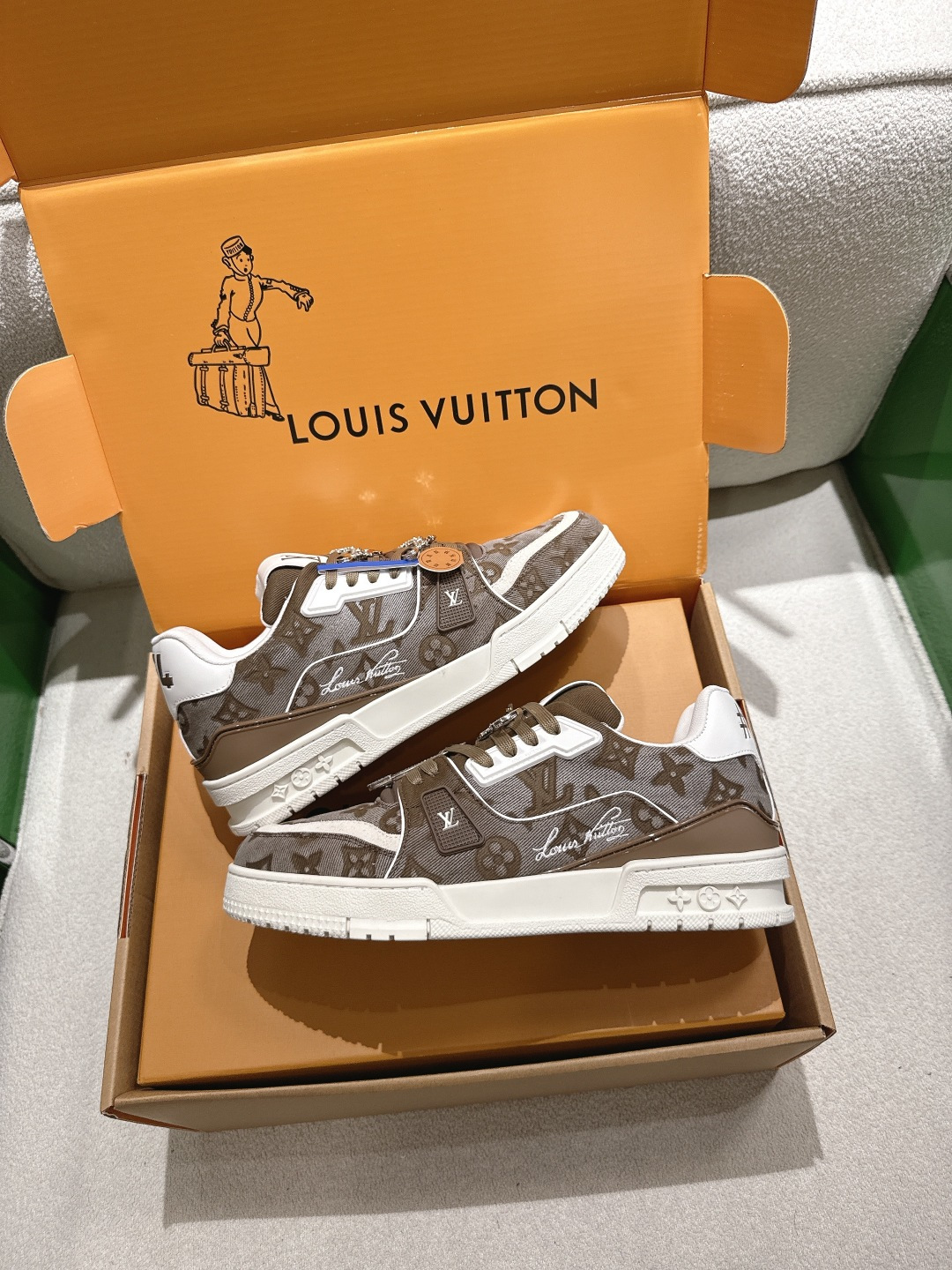 配饰60😀G2231-Louis Vuiton 路易威登 新款 LV Trainer系列板鞋篮球鞋 ‼️  本款 LV 