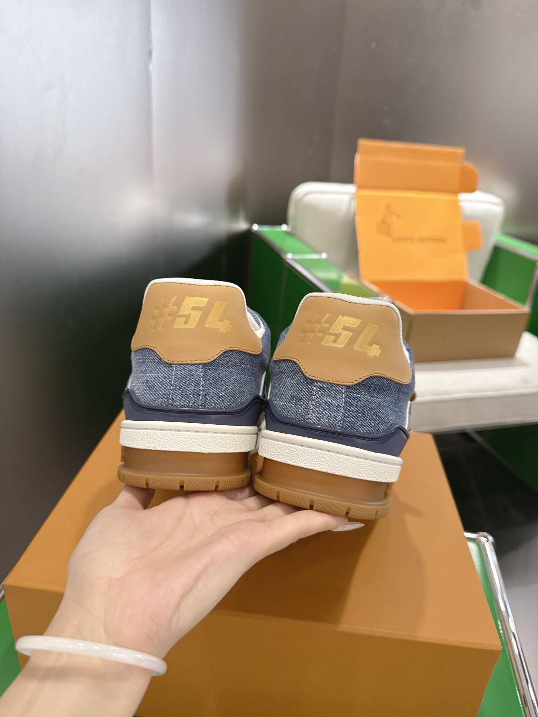 配饰60😀G2231-Louis Vuiton 路易威登 新款 LV Trainer系列板鞋篮球鞋 ‼️ 本款 LV 配饰60😀G2231-Louis Vuiton 路易威登 新款 LV Trainer系列板鞋篮球鞋 ‼️ 本款 LV